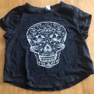 Short skull T-shirt